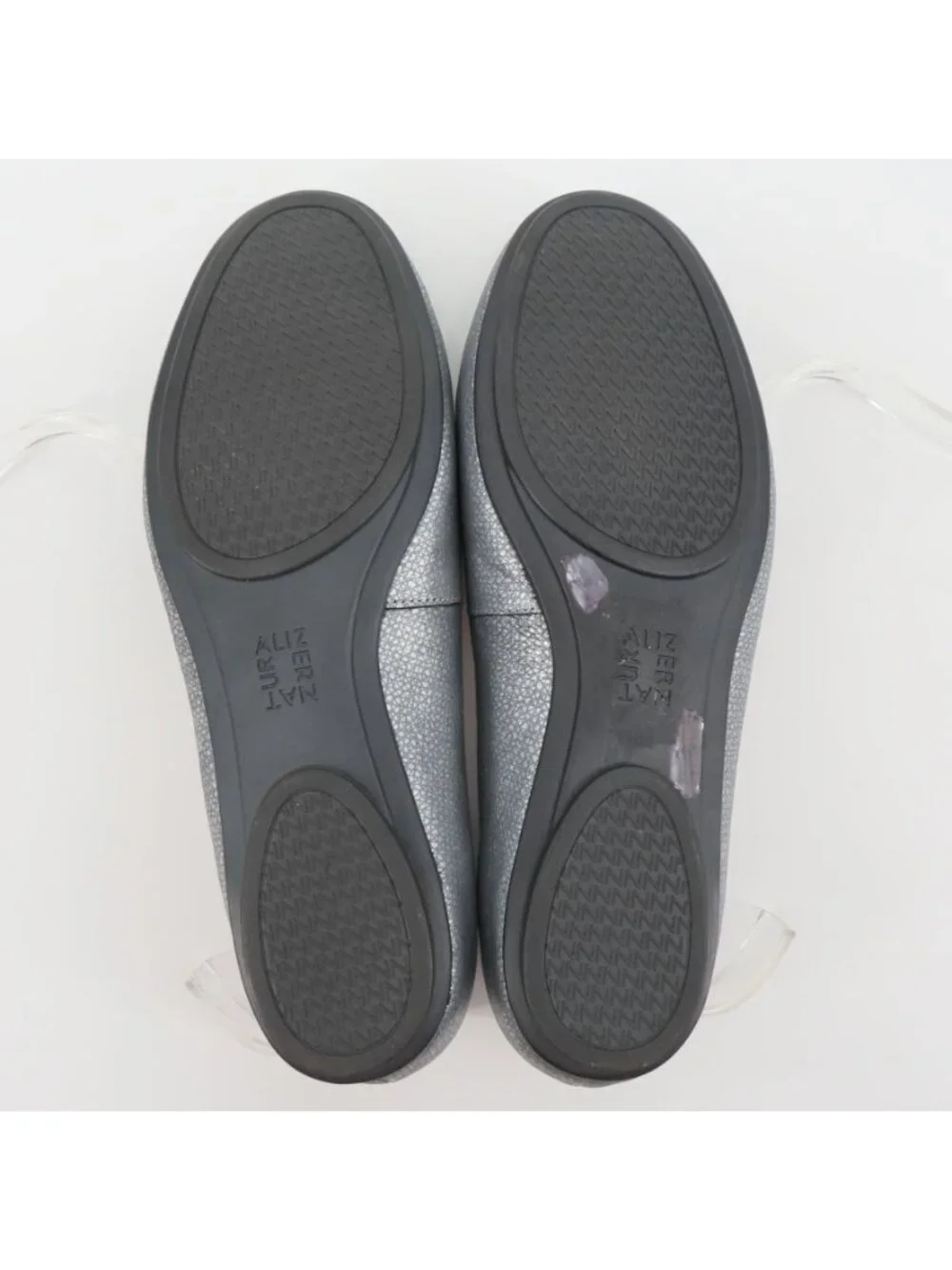 Naturalizer MAXWELL Women 9.5 W Gray Silver Buckle Round Toe Ballet Flat Shoes